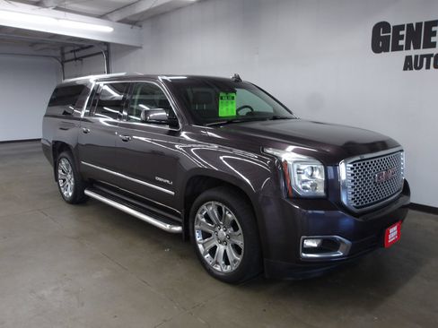 Used 2016 GMC Yukon XL Denali w/ Open Road Package AWD/4WD image 4
