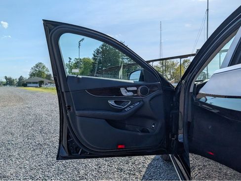 Used 2018 Mercedes-Benz C 300 4MATIC Sedan image 10