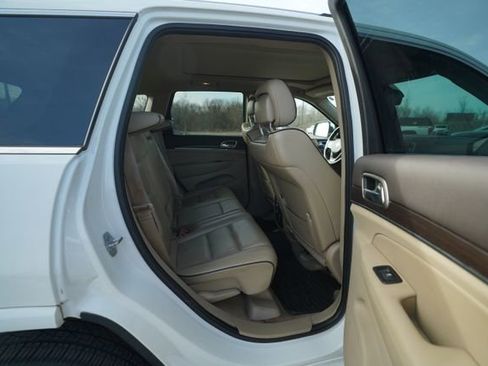 Used 2015 Jeep Grand Cherokee Overland w/ Trailer Tow Group IV image 23