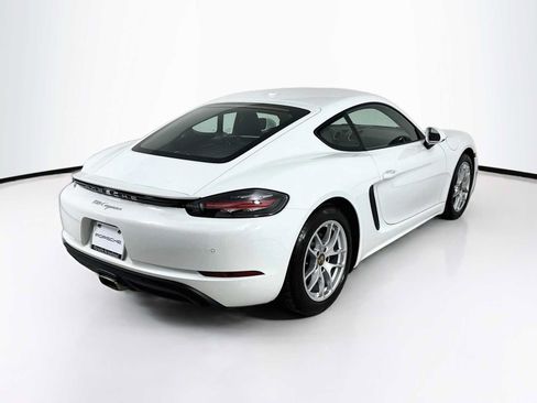 Certified 2024 Porsche 718 Cayman RWD image 9