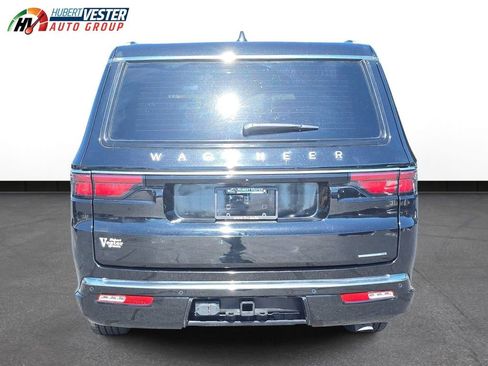 Used 2024 Jeep Wagoneer L Series III w/ Flexible Seating Group AWD/4WD image 7