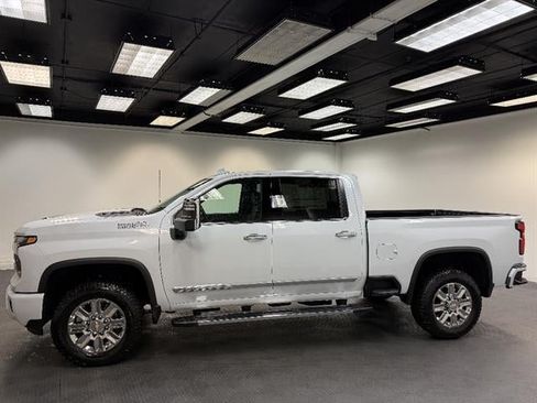 New 2026 Chevrolet Silverado 2500 High Country w/ High Country Premium Package AWD/4WD image 2