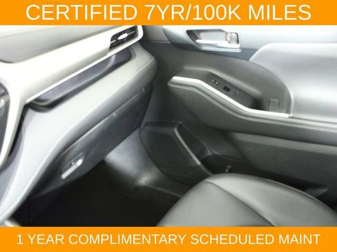 Used 2023 Toyota Highlander XLE AWD/4WD image 13
