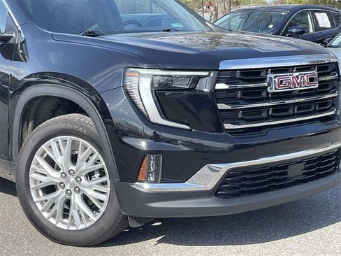 Used 2024 GMC Acadia Elevation image 9