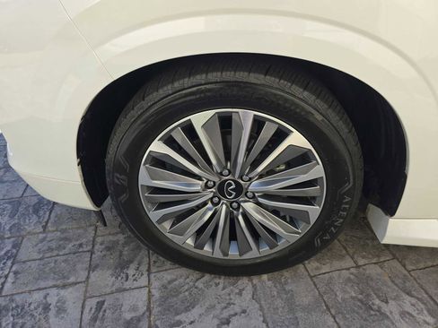 Certified 2025 INFINITI QX80 Sensory image 9