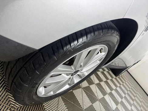 Used 2018 Kia Soul + FWD image 33