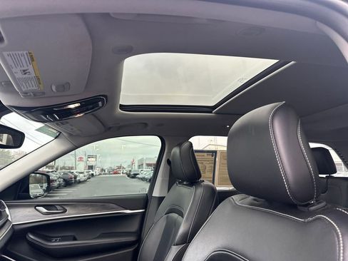 Used 2022 Jeep Grand Cherokee Limited 4xe image 26