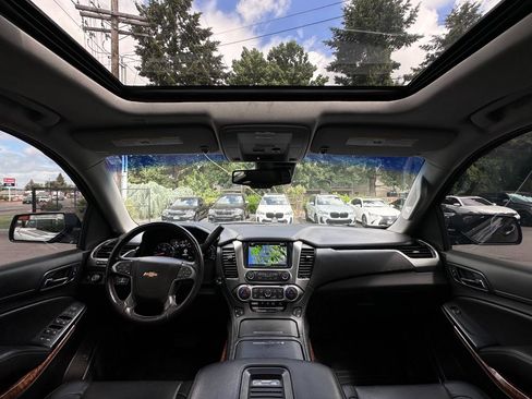 Used 2019 Chevrolet Suburban Premier AWD/4WD image 10