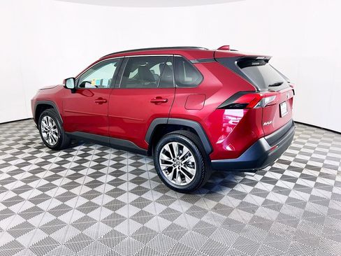 Used 2023 Toyota RAV4 XLE Premium image 5