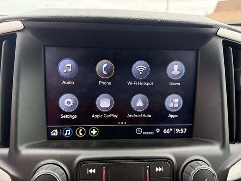 Used 2024 GMC Terrain SLT image 20