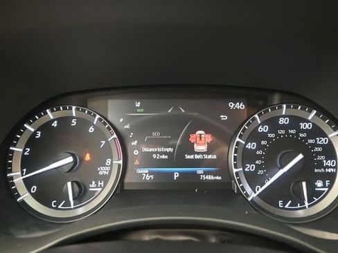 Used 2021 Toyota Highlander XLE FWD image 10