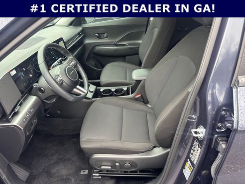 Certified 2025 Hyundai Kona SEL image 9