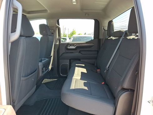 Used 2022 Chevrolet Silverado 1500 RST w/ Z71 Off-Road Package AWD/4WD image 11