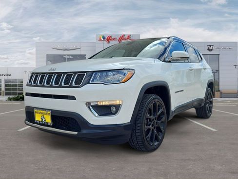 Used 2018 Jeep Compass Limited w/ Navigation Group AWD/4WD image 1