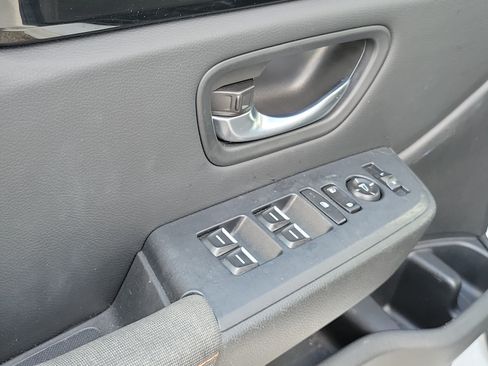 Certified 2025 Honda Pilot Sport image 18
