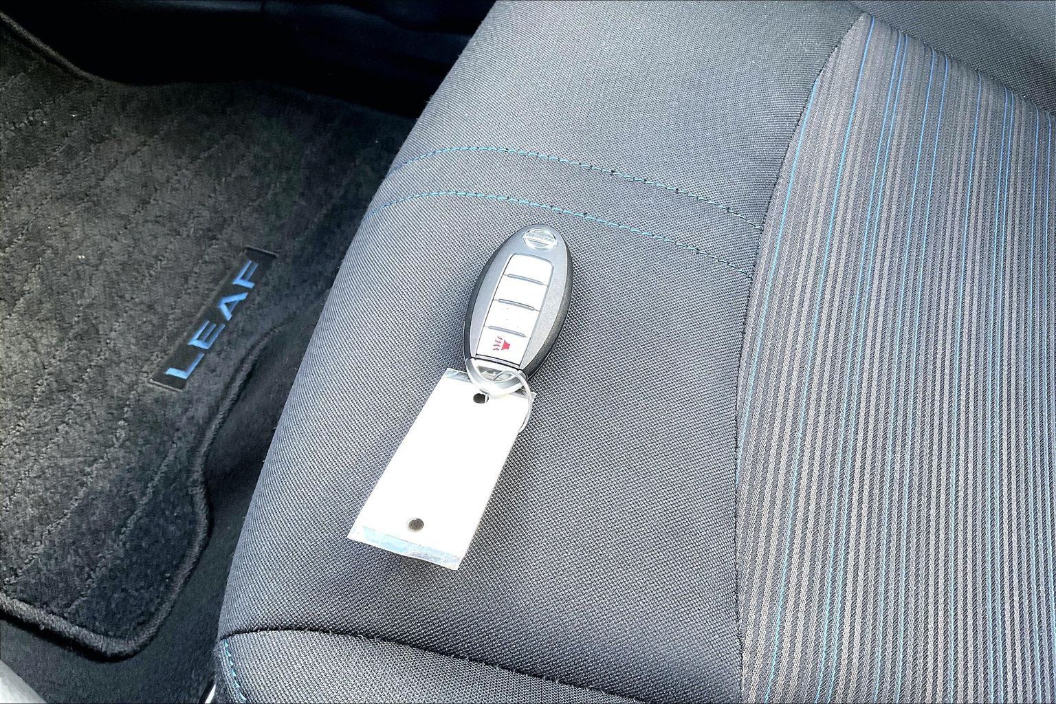 Used 2022 Nissan Leaf SV w/ SV Technology Package FWD image 11