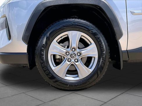 Certified 2022 Toyota RAV4 XLE w/ Convenience Package AWD/4WD image 11