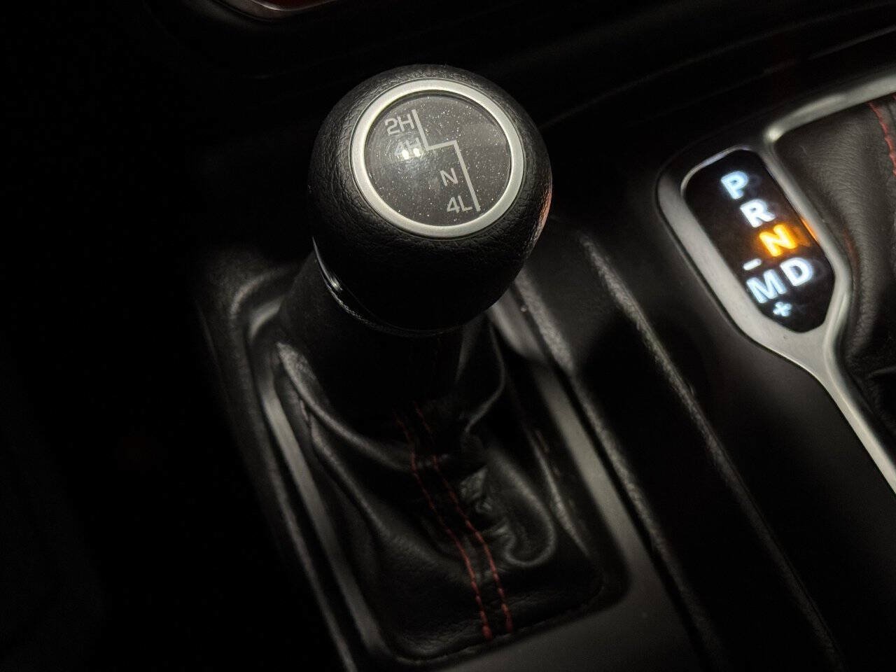 Used 2019 Jeep Wrangler Unlimited Rubicon w/ Uconnect 4C Nav & Sound Group AWD/4WD image 39
