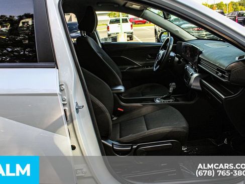 Used 2025 Hyundai Kona SEL FWD image 20