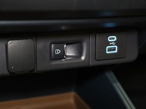 Used 2024 Ford Maverick Lariat image 24