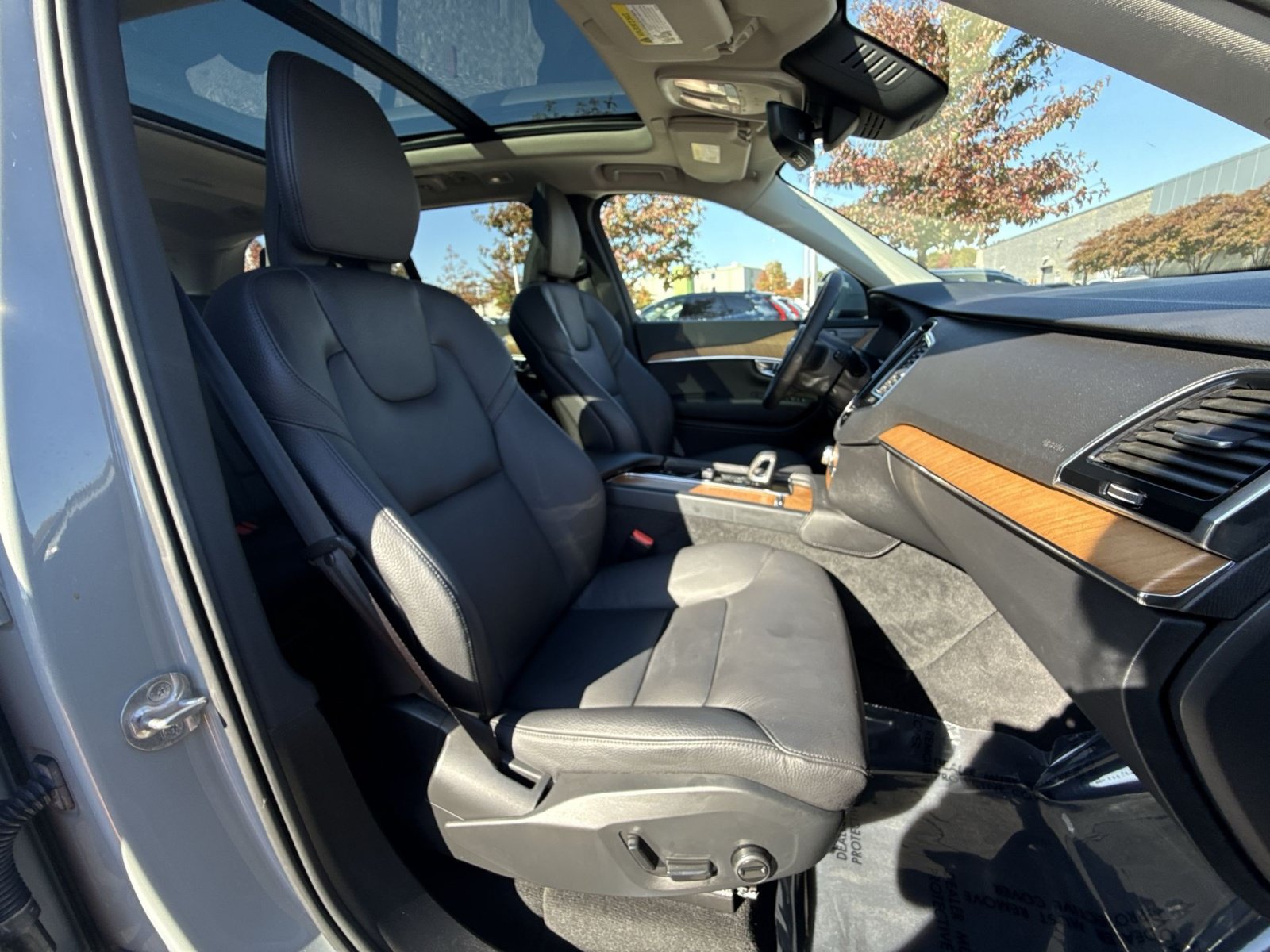 Used 2024 Volvo XC90 B5 Plus w/ Protection Package Premier AWD/4WD image 28