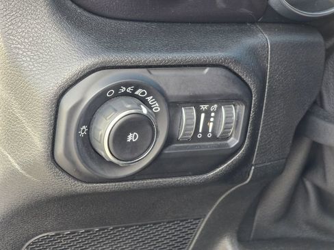 Used 2021 Jeep Wrangler Unlimited Sport image 37