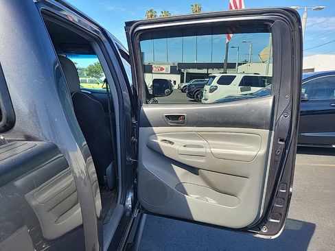 Used 2015 Toyota Tacoma 4x4 Double Cab w/ TRD Sport Package image 10