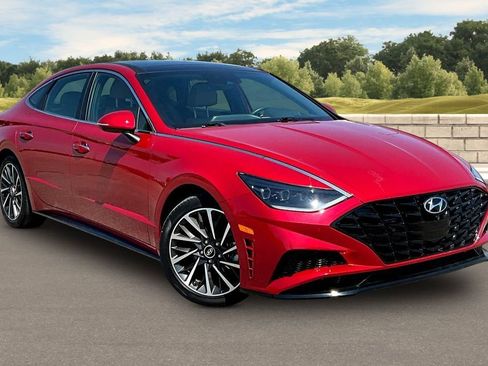 Used 2021 Hyundai Sonata Limited FWD image 2
