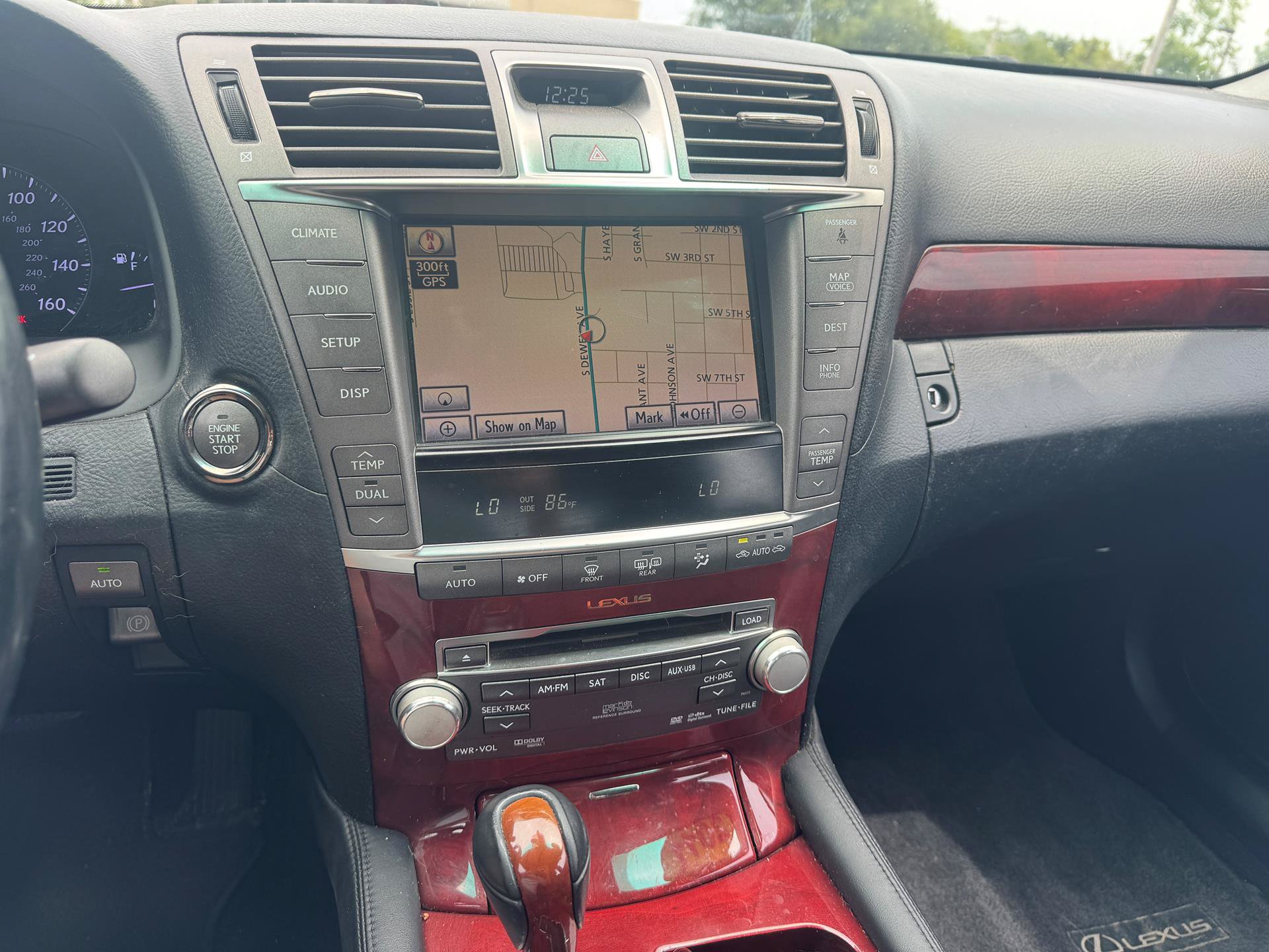 Used 2011 Lexus LS 460 L w/ Luxury Pkg AWD/4WD image 15