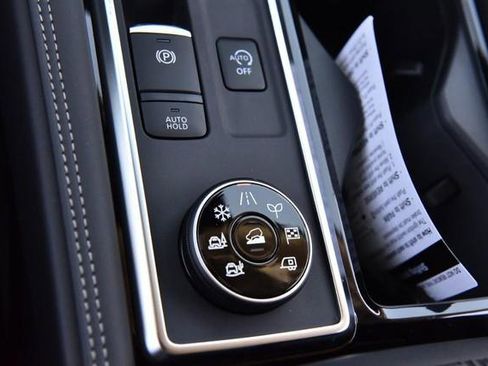 New 2026 Nissan Pathfinder Platinum image 23