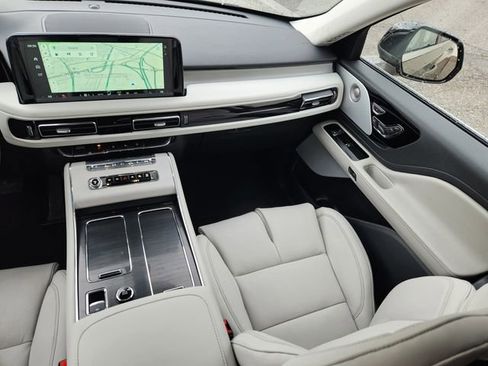 New 2026 Lincoln Aviator Reserve w/ Luxury Package image 12
