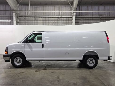 New 2025 Chevrolet Express 3500 Extended w/ Driver Convenience Package RWD image 15