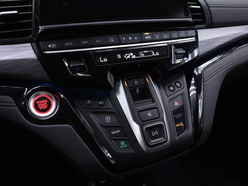 Certified 2026 Honda Odyssey Elite image 6