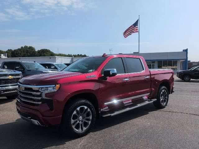 Used 2024 Chevrolet Silverado 1500 High Country w/ Technology Package AWD/4WD image 1