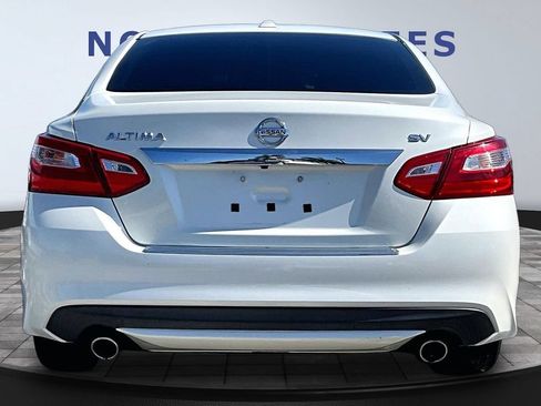 Used 2016 Nissan Altima 2.5 SV w/ Convenience Package FWD image 5