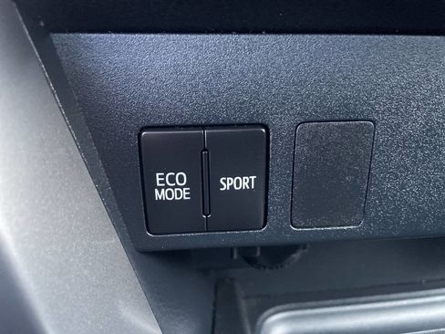 Used 2018 Toyota RAV4 LE w/ All Weather Liner Package image 20