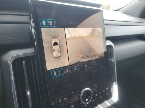 Used 2024 GMC Acadia Elevation image 27