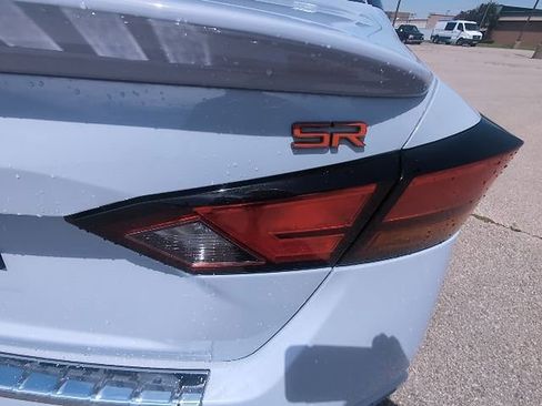Used 2023 Nissan Altima 2.5 SR w/ SR Premium Package FWD image 7