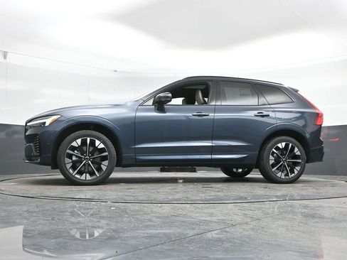 New 2026 Volvo XC60 B5 Plus w/ Climate Package image 42