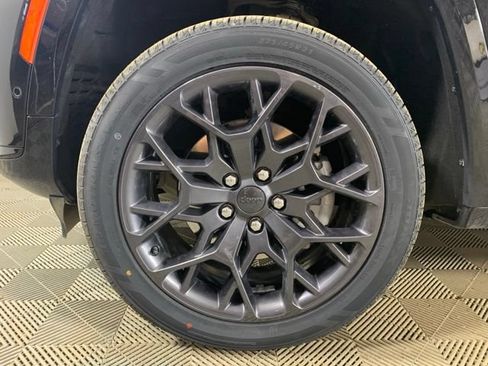 Used 2024 Jeep Grand Cherokee L Summit w/ Rear Seat Video Group I AWD/4WD image 38