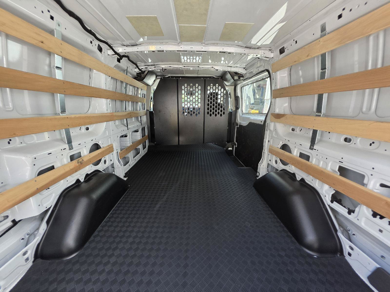 Used 2025 Ford Transit 250 Low Roof w/ Exterior Upgrade Package RWD image 4