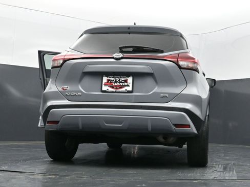 Used 2023 Nissan Kicks SR w/ SR Premium Package FWD image 39