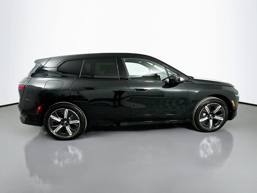 Used 2026 BMW iX xDrive60 AWD/4WD image 4