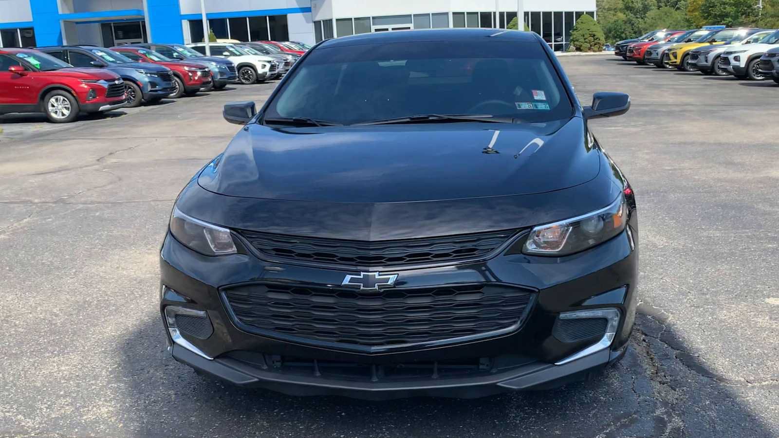 Used 2018 Chevrolet Malibu LT w/ Redline Edition FWD image 3