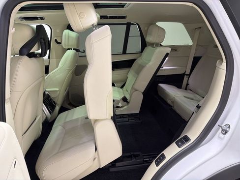 Used 2023 Land Rover Range Rover Long Wheelbase SE image 35