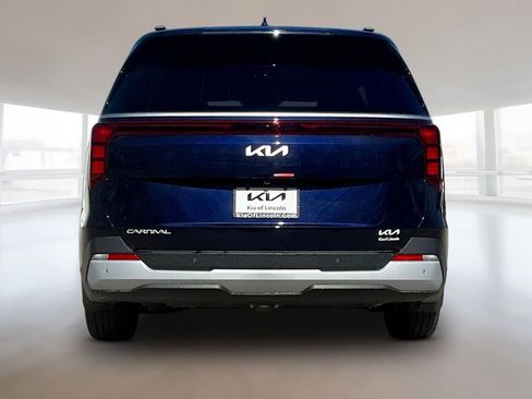 New 2026 Kia Carnival EX image 4