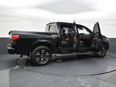Used 2021 Nissan Titan Platinum Reserve w/ Moonroof Package image 27