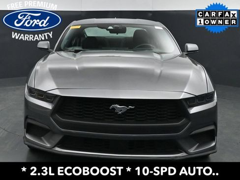 Used 2025 Ford Mustang Coupe RWD image 2