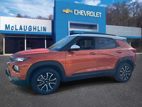 Certified 2023 Chevrolet TrailBlazer ACTIV w/ Sun and Liftgate Package image 1