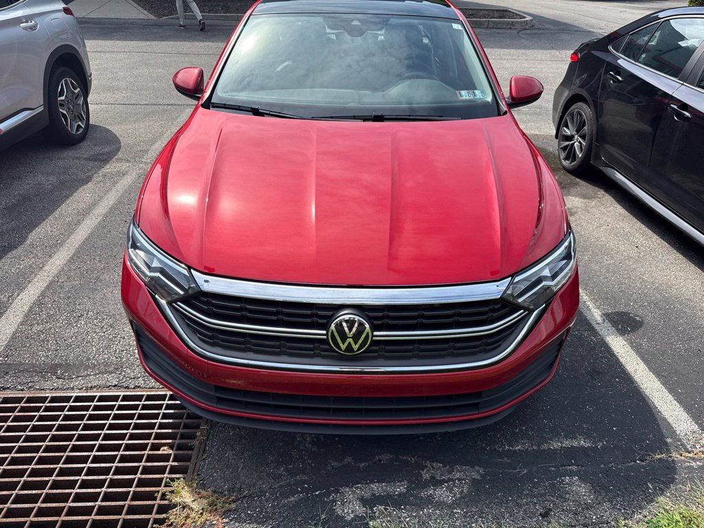 Used 2024 Volkswagen Jetta SE w/ Panoramic Sunroof Package FWD image 1